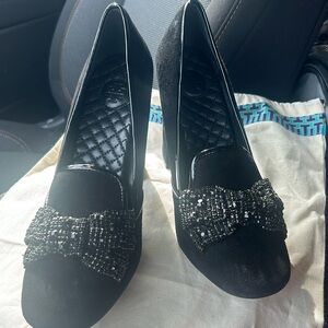 Brand NEW never worn  Tory Burch Carissa 105mm Pump - SOHO Lux suede